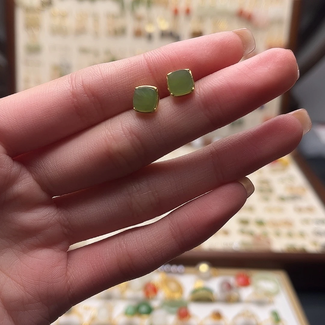 和田玉未镶嵌耳饰