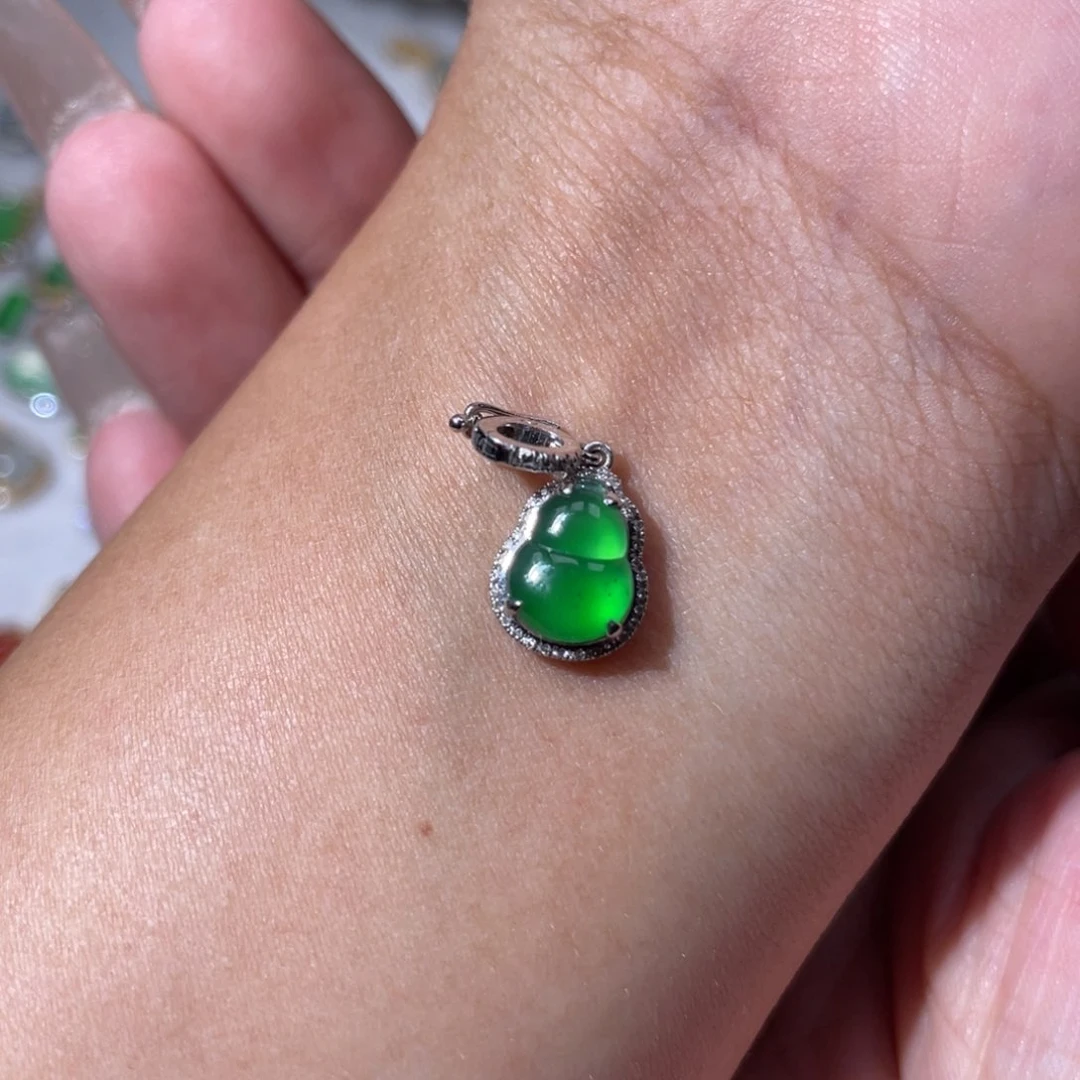 吊坠(不含链)18K金镶嵌翡翠