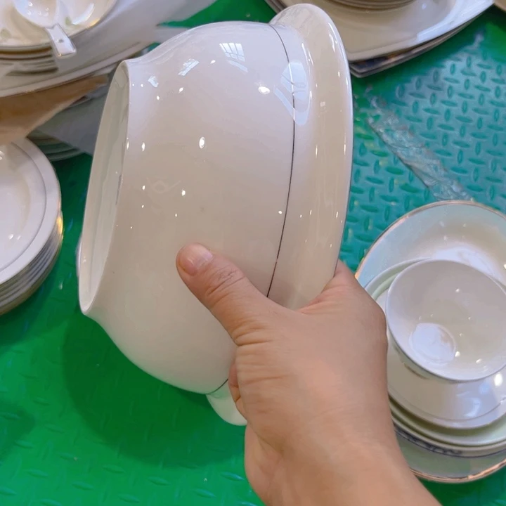 瓷片金镶玉九寸汤碗一个微瑕