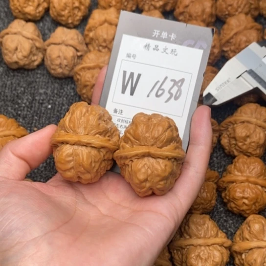 吊坠桃核我是第一百37