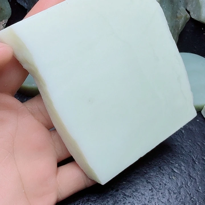 未镶嵌和田玉（糖玉）珠宝奇石