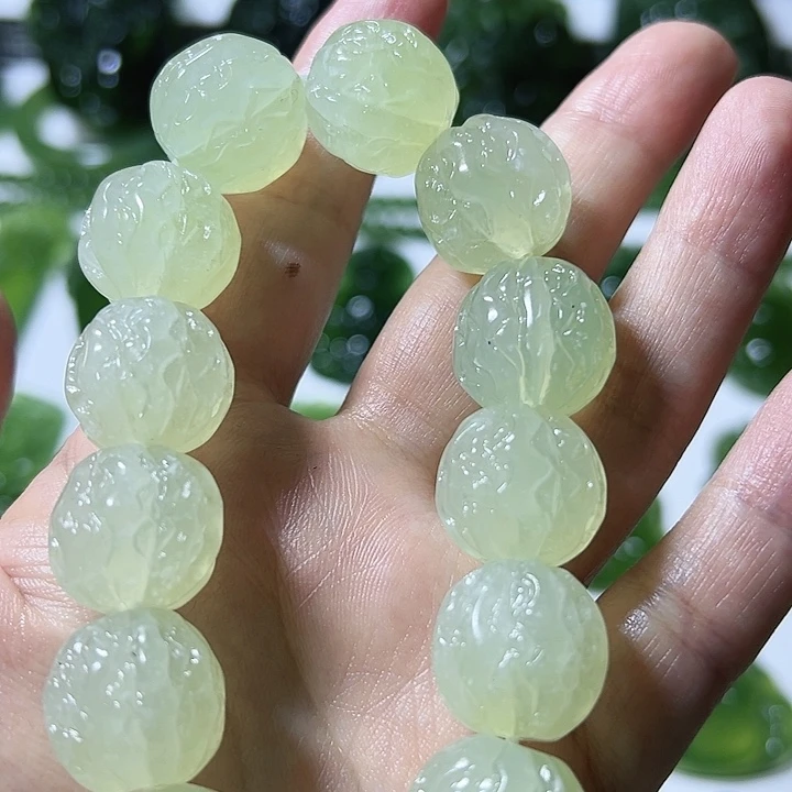 陌***路蛇纹石玉未镶嵌手链