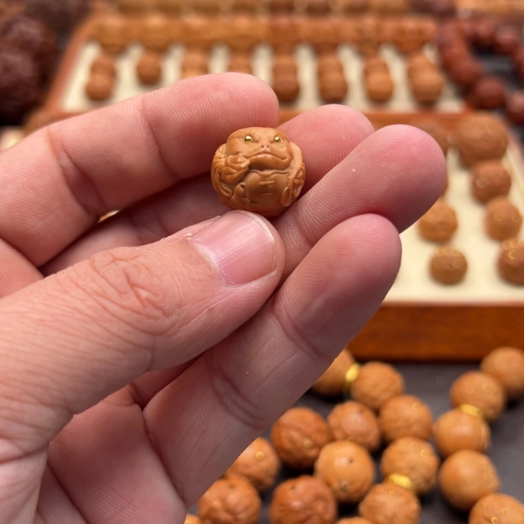 1.7尺寸镶嵌款年年有鱼蟾仙