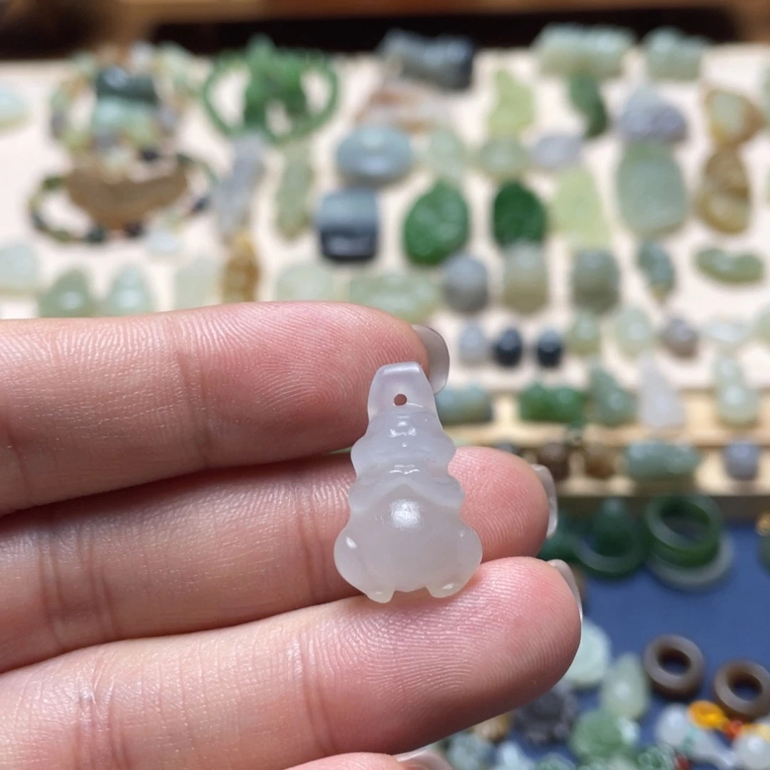 和田玉未镶嵌吊坠(不含链)