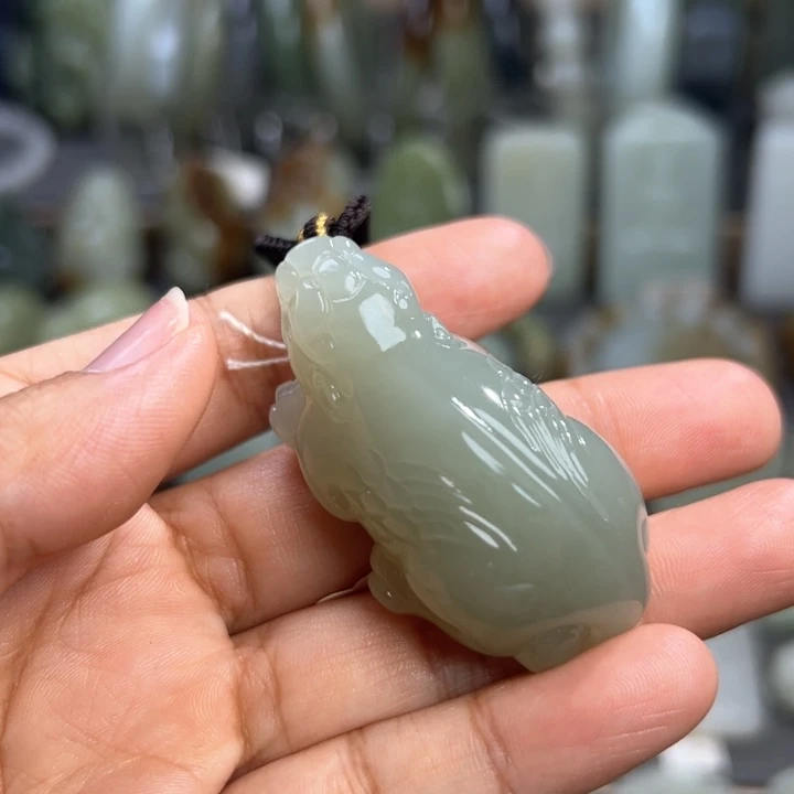 和田玉未镶嵌挂件