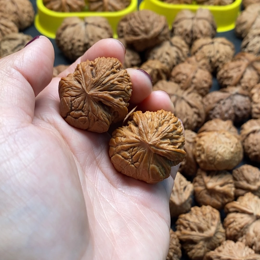 文玩核桃把件30南疆石蛇头