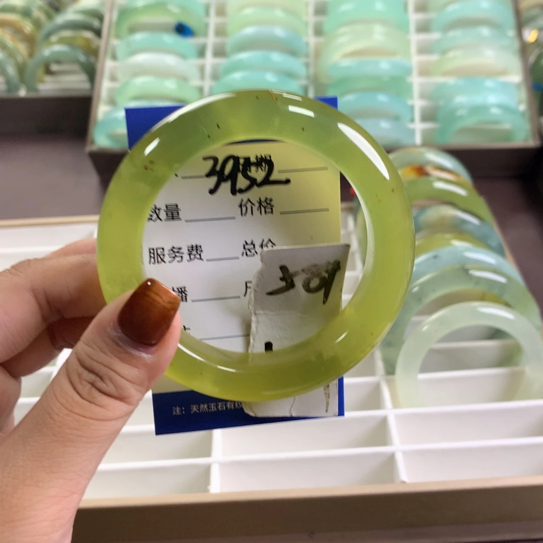 未镶嵌蛇纹石玉手镯3952