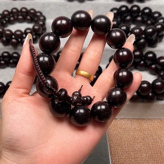 檀香紫檀（小叶紫檀）枫*