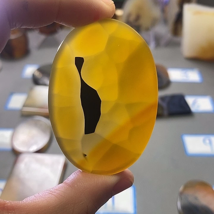 玛瑙/玉髓未镶嵌珠宝半成品180