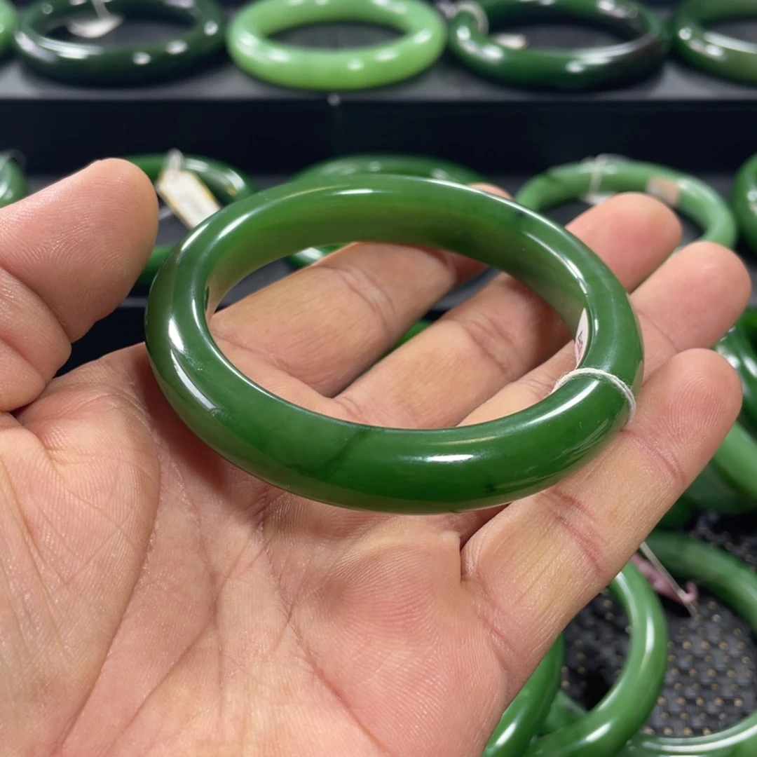 和田玉（碧玉）未镶嵌手镯