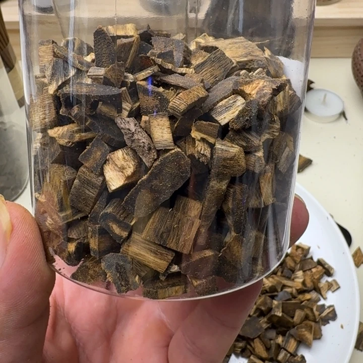 韦***生沉香沉香碎屑蓝宝石高油碎料100克