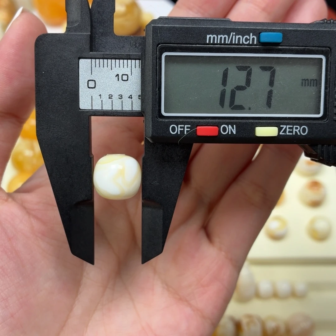 琥珀未镶嵌珠宝奇石乌料瓷白花老型12.7mm