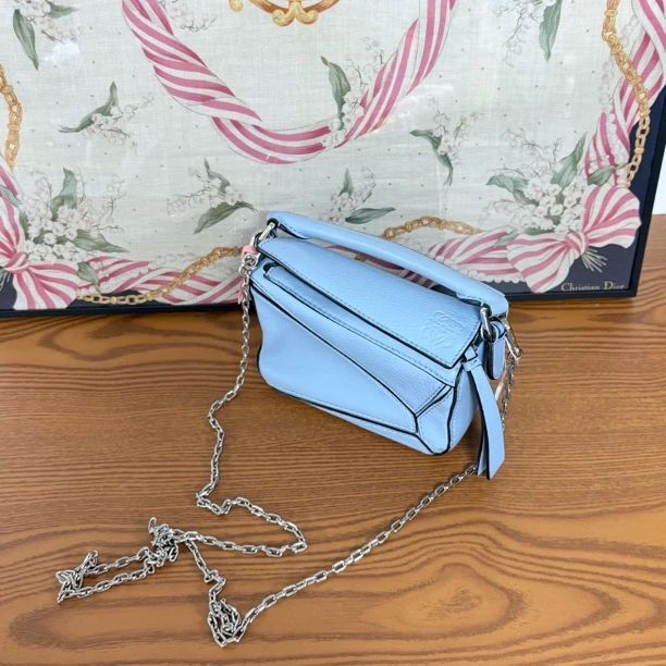95新 LOEWE/罗意威 蓝色mini puzzle手提斜挎包xq