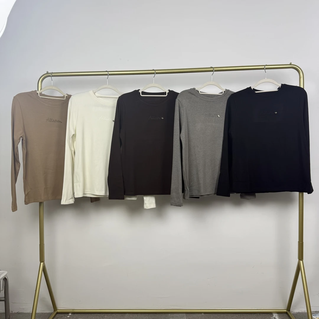 N2012秋冬季新款圆领女士纯色百搭上衣打底衫