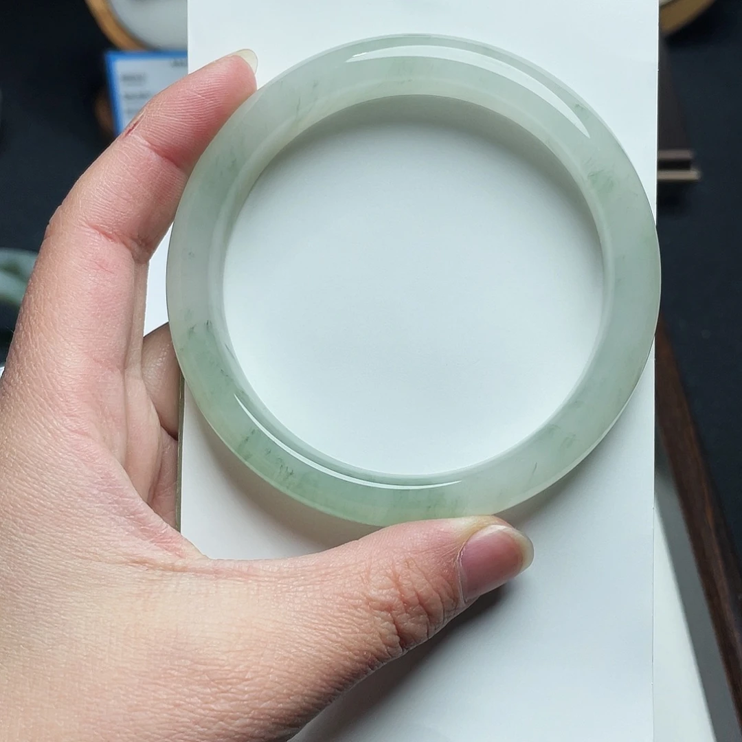 石英质玉（天山翠）未镶嵌手镯