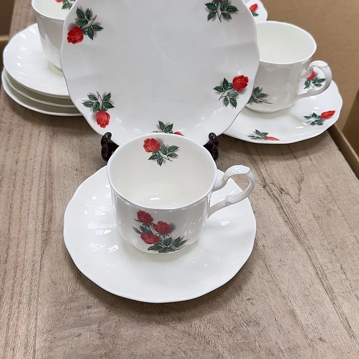 瓷片噗哈哈哈哈哈哈哈哈哈