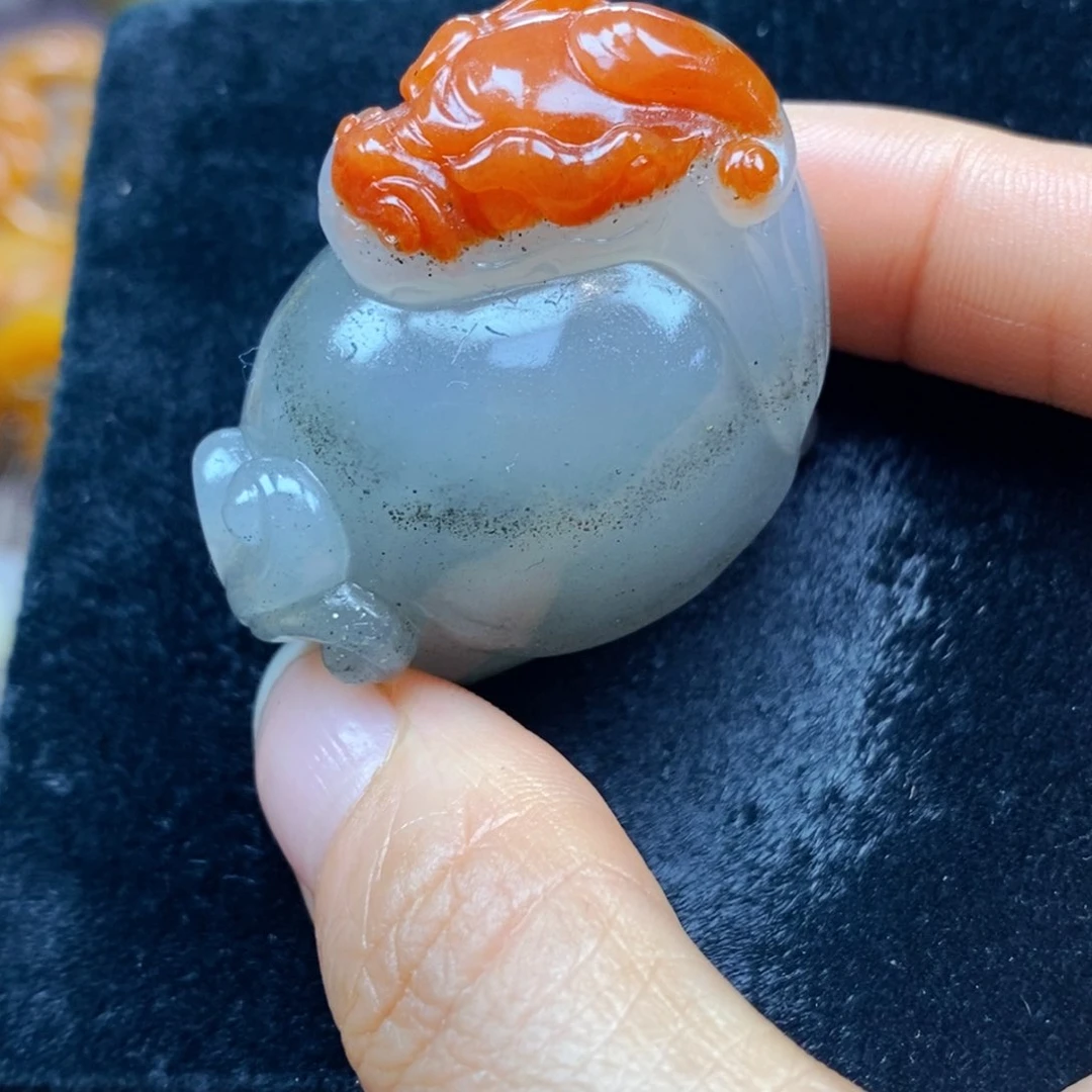 未镶嵌石英质玉（黄龙玉）颈饰