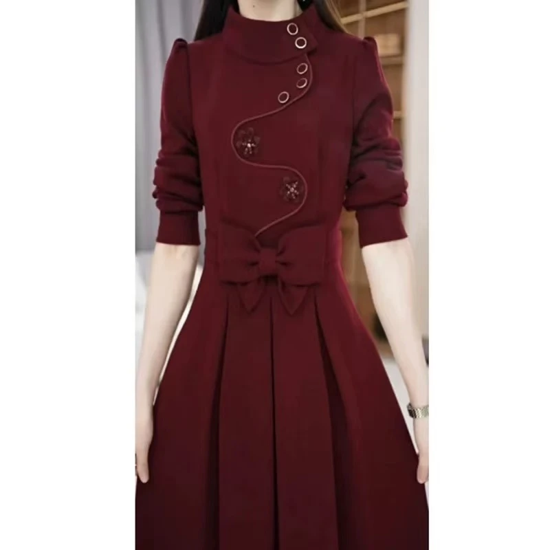 春季新款设计感显瘦气质轻奢中长款连衣裙