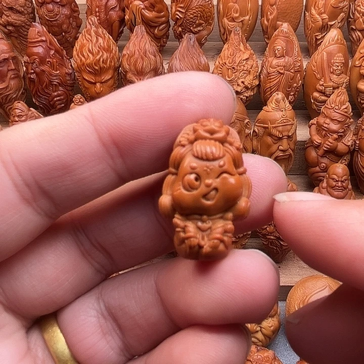 吊坠橄榄核17.5花仙子