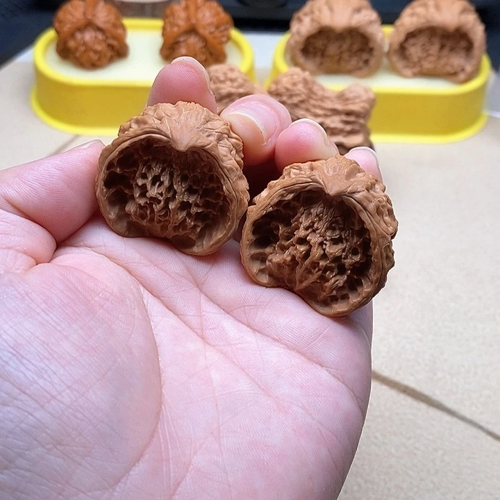 文玩核桃把件介****儿文玩核桃