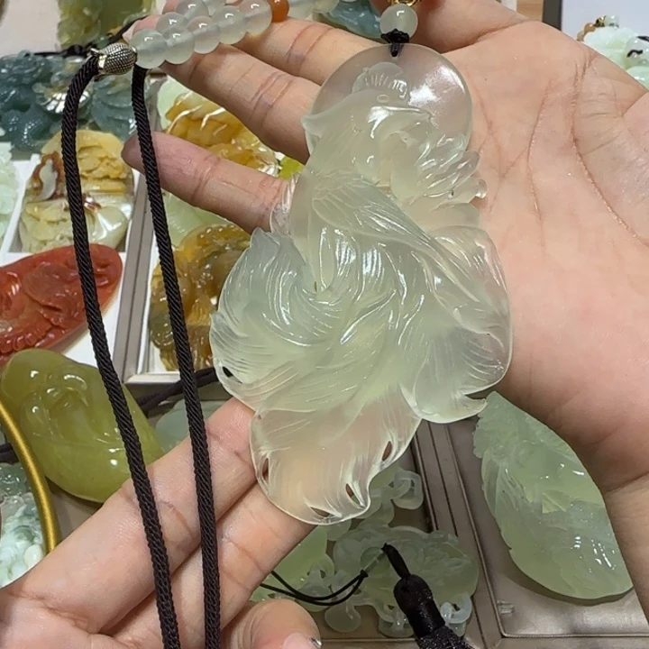 蛇纹石玉吊坠未镶嵌