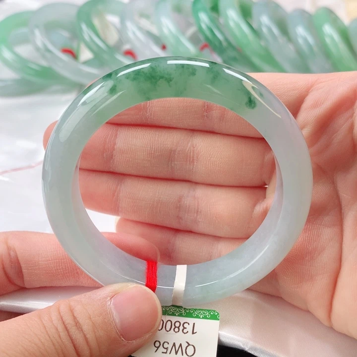 翡翠手镯未镶嵌缅甸A货翡翠手镯