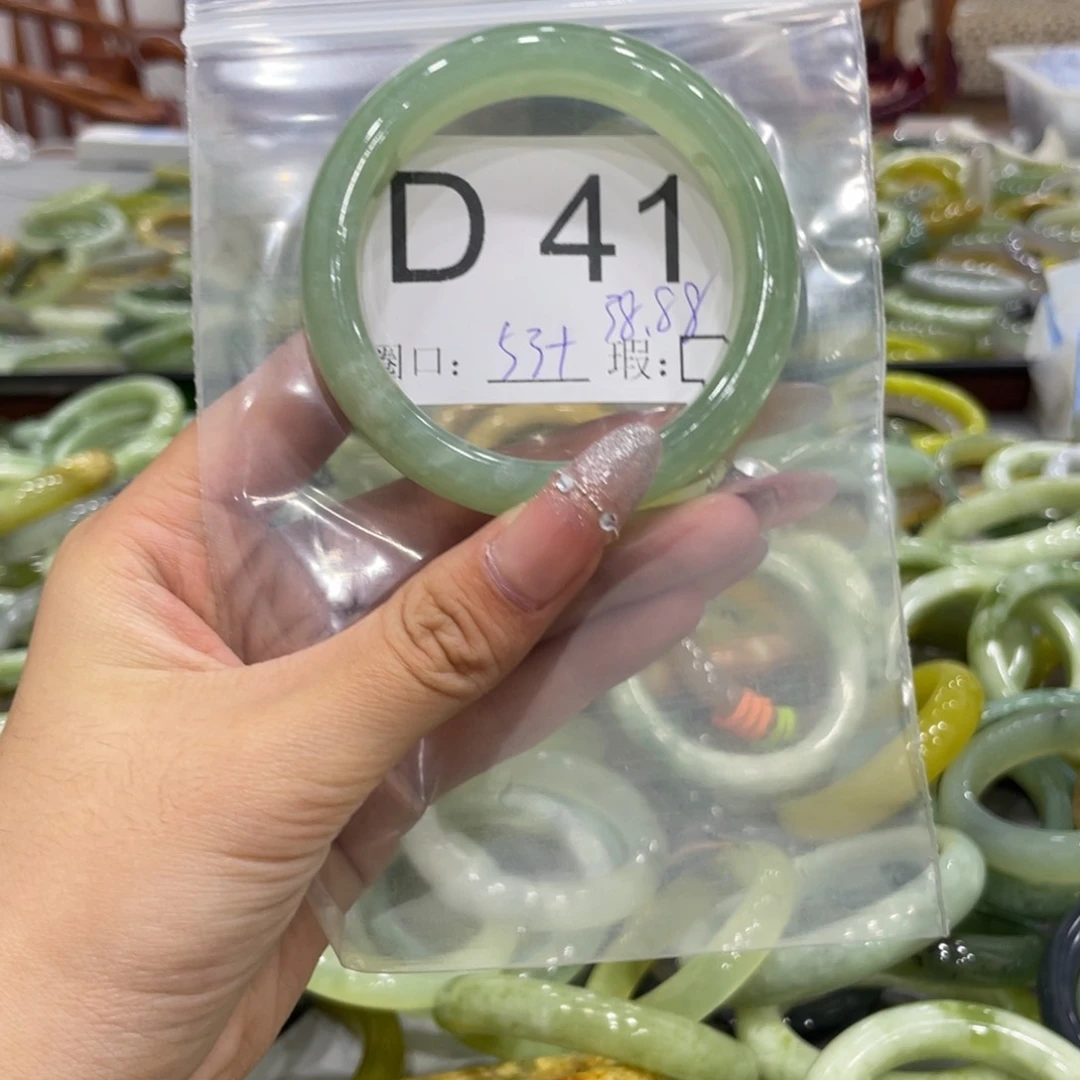 未镶嵌蛇纹石玉颈饰我****甜