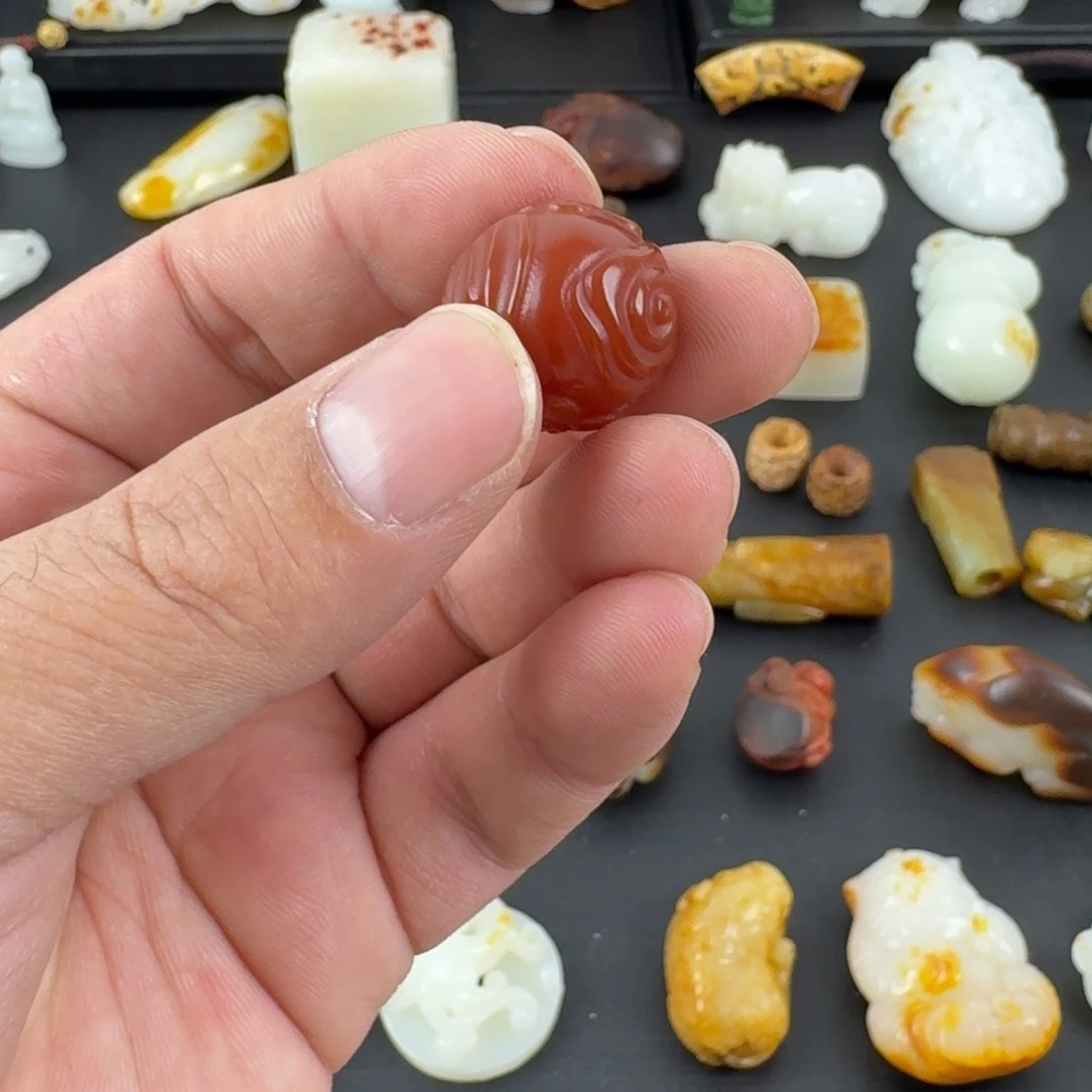 玛瑙/玉髓颈饰未镶嵌朱*飞