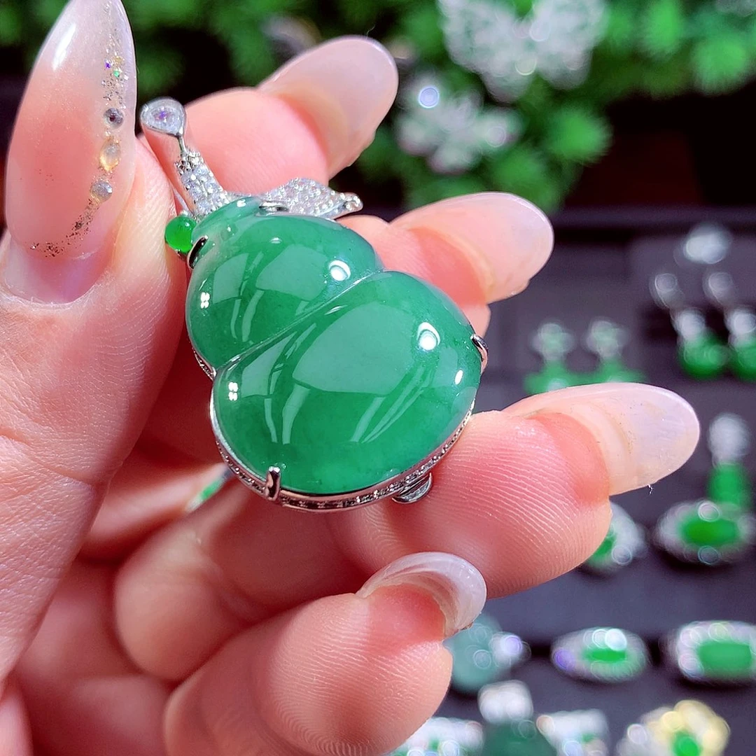 颈饰未镶嵌翡翠天然