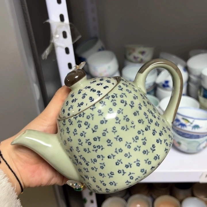 盖碗瓷器直播放漏中