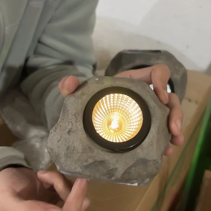 瓷片哟呀一样样品哟石头灯