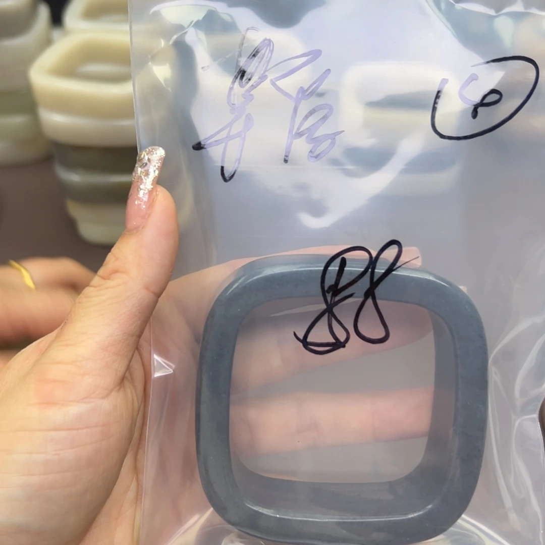 石英质玉手镯未镶嵌挚*