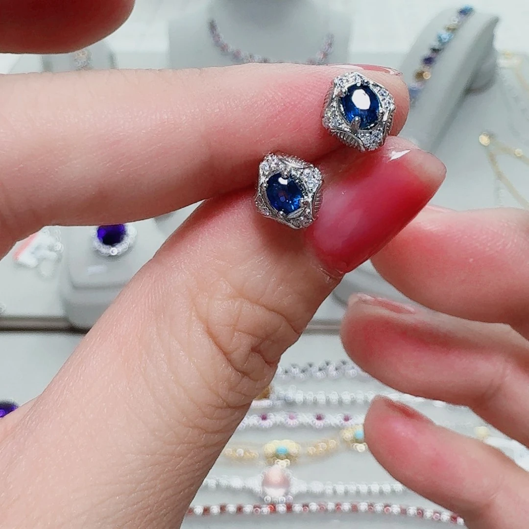 925银合成立方氧化锆耳钉