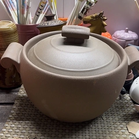 微瑕，明火，口径22高14，4L有单盖有色差，颗粒