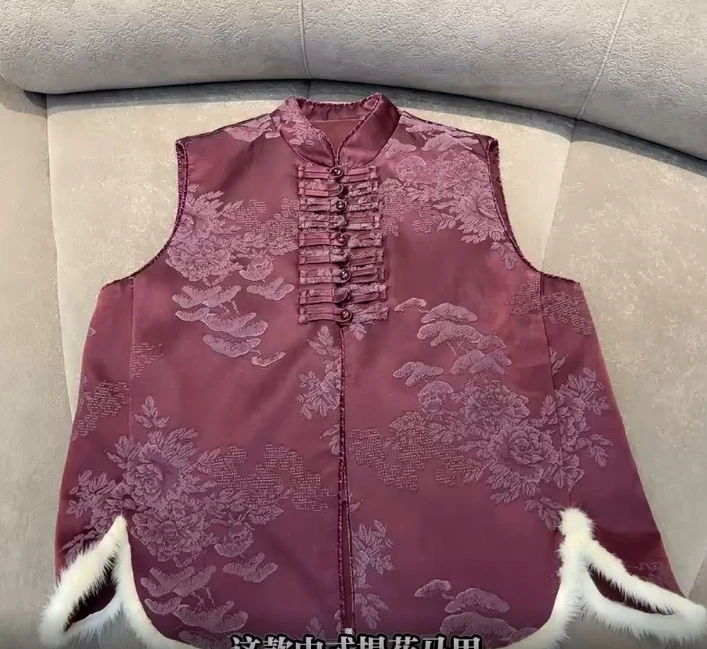 新（深圳南油乐总24845款）秋冬新款新国风立体提花盘扣加棉马甲