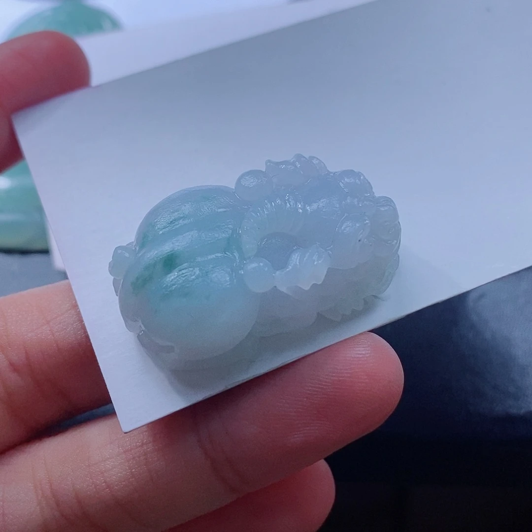 白***马定制翡翠未镶嵌翡翠