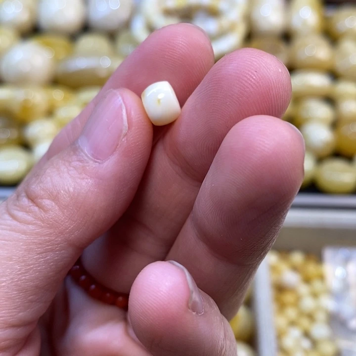 未镶嵌琥珀珠宝奇石天然原矿蜜蜡配饰