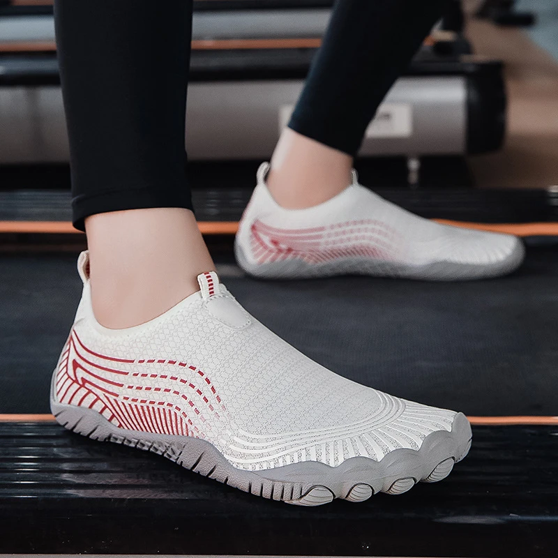 新款沙滩男款游泳涉水女鞋户外涉水鞋瑜伽健身溯溪鞋防割伤潜水鞋