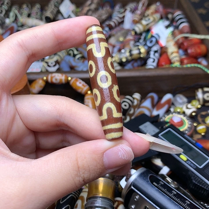 未镶嵌发一个玛瑙/玉髓