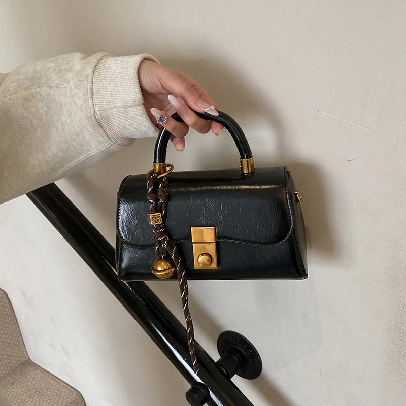 高级质感手拎女生包包2025新款春夏小众复古单肩小方包百搭斜挎包