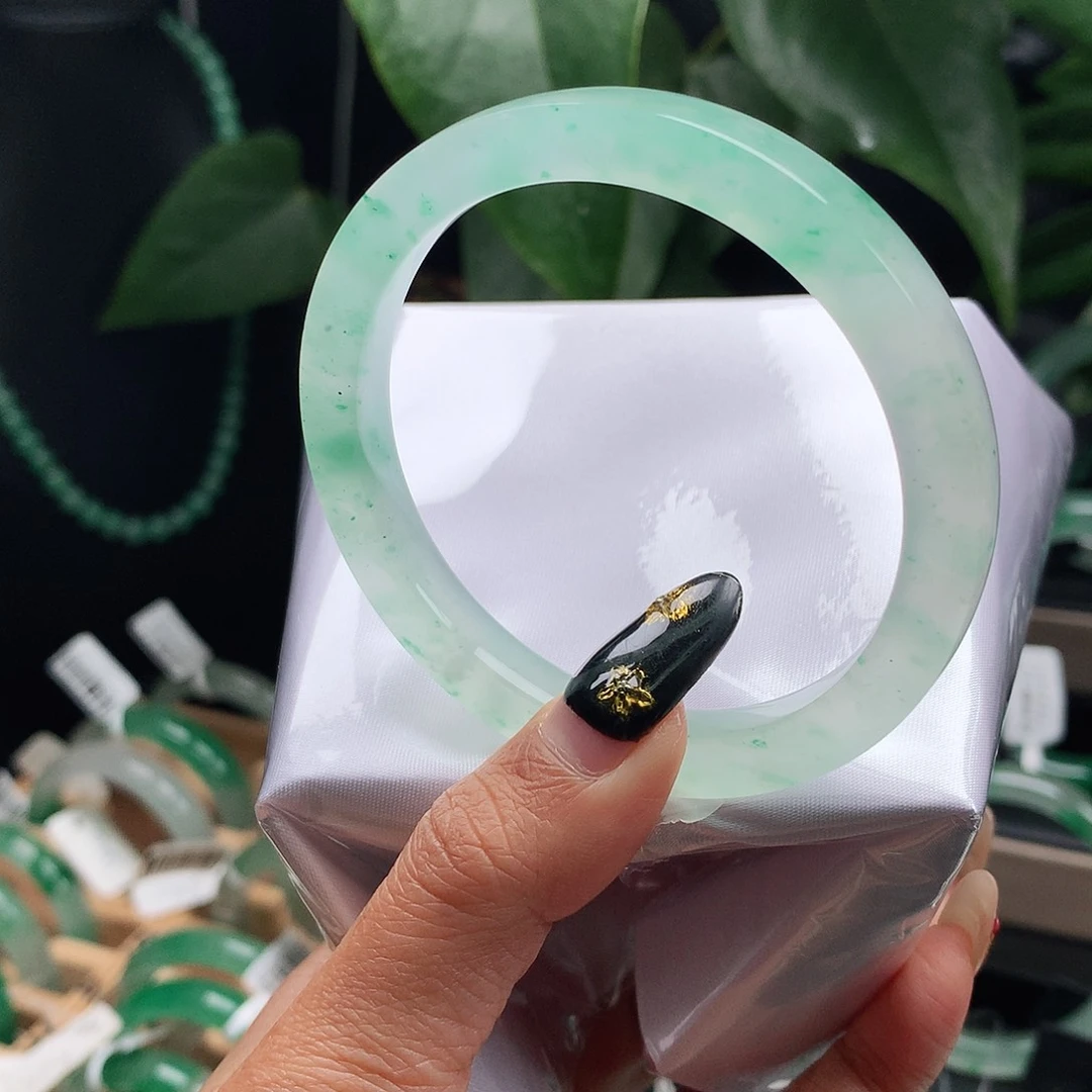 石英质玉未镶嵌手镯56