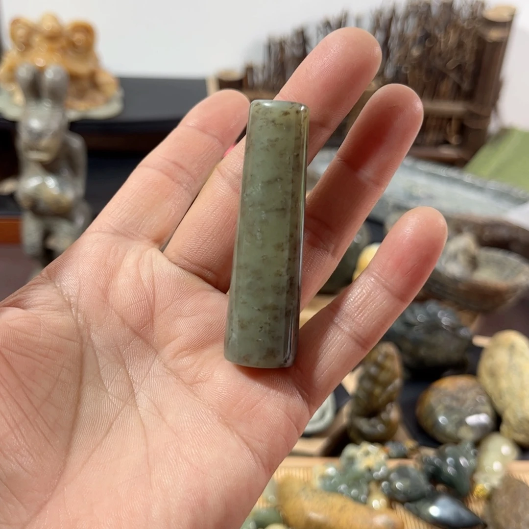 ঞ***柒岫岩河磨玉（透闪石质玉）未镶嵌把件
