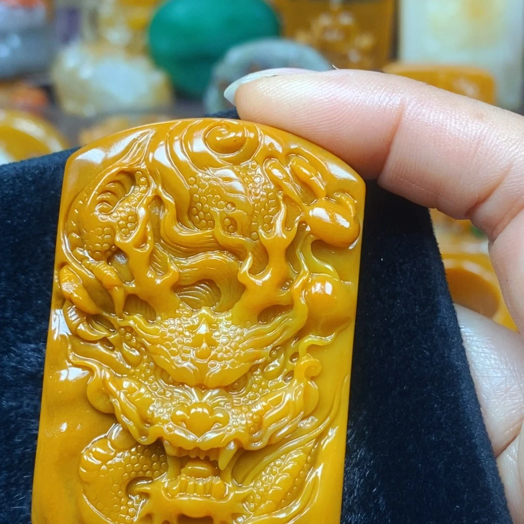 未镶嵌石英质玉（黄龙玉）吊坠(不含链)