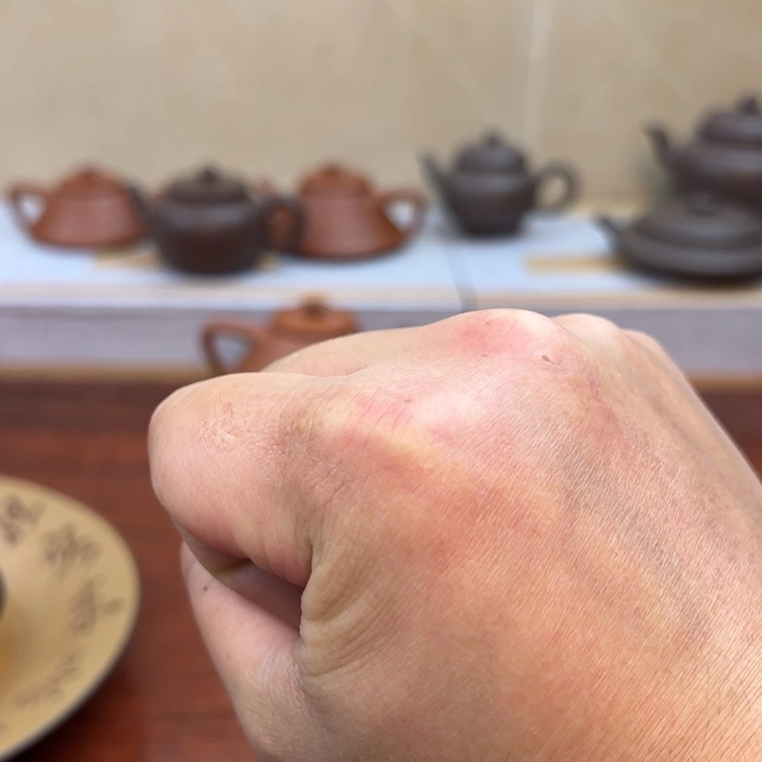 紫砂茶壶余*l微瑕；石瓢130cc