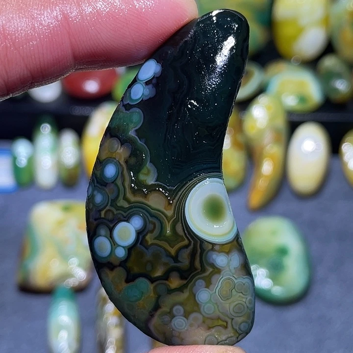 玛瑙/玉髓未镶嵌珠宝奇石