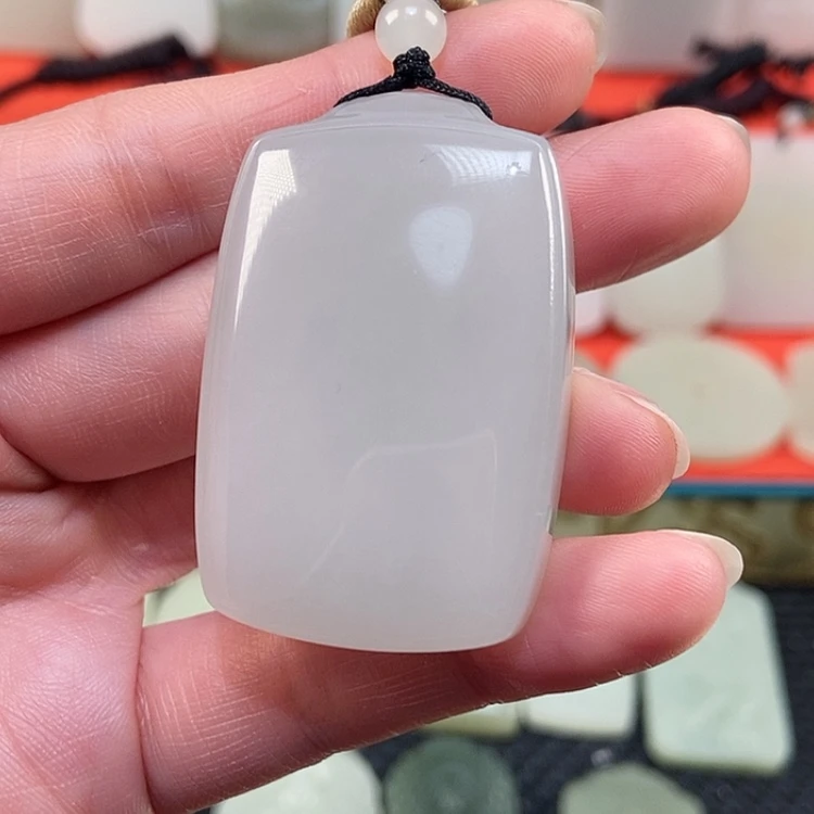 【闪购商品】颈饰未镶嵌和田玉