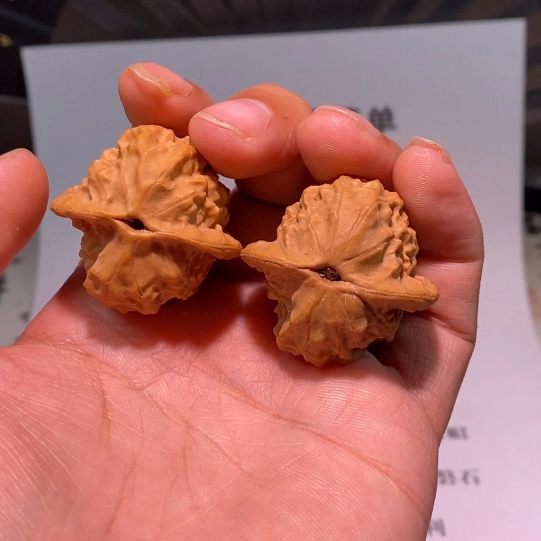 文玩核桃把件瓷娃娃