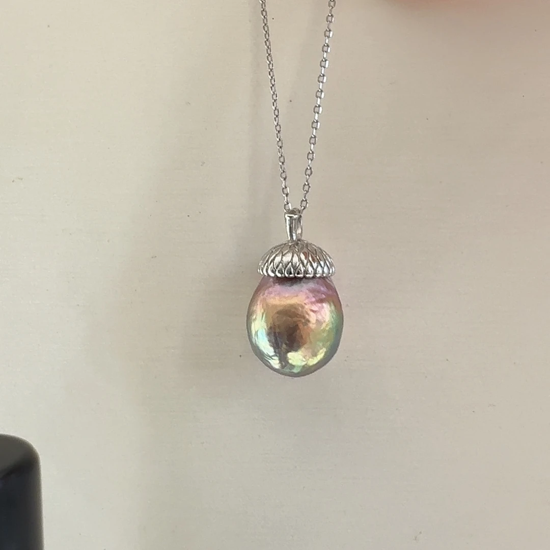 淡水珍珠颈饰银S925镶嵌溪**潺榛果吊坠