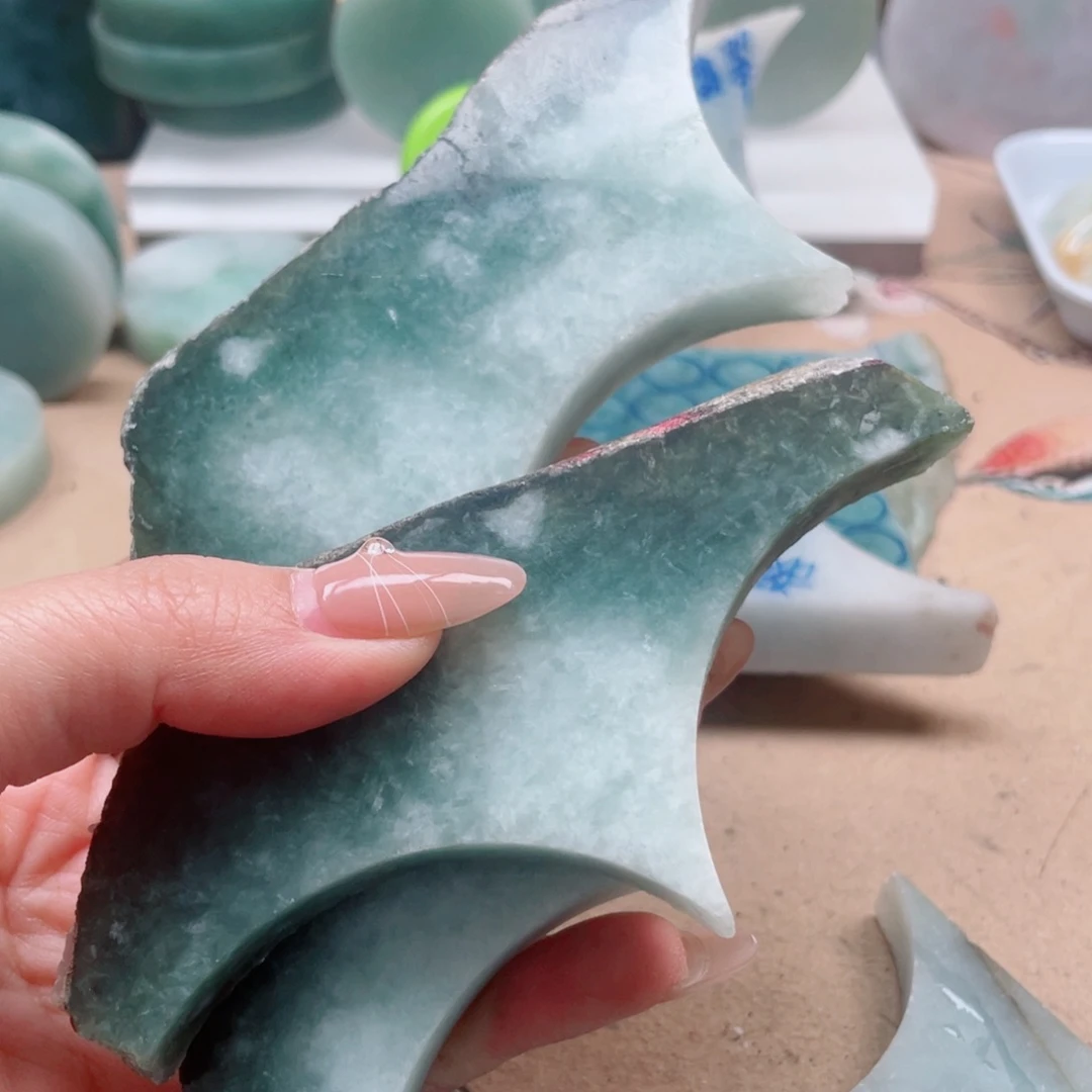 翡翠未镶嵌颈饰614……