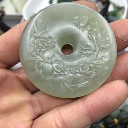 和田玉（糖玉）颈饰未镶嵌丑**血